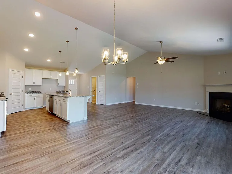 93 Robertson Ln — Photo 3