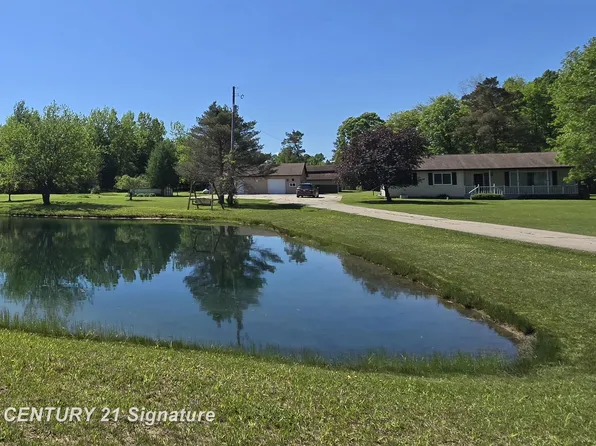 1162 E Farrand Rd, Clio, MI 48420