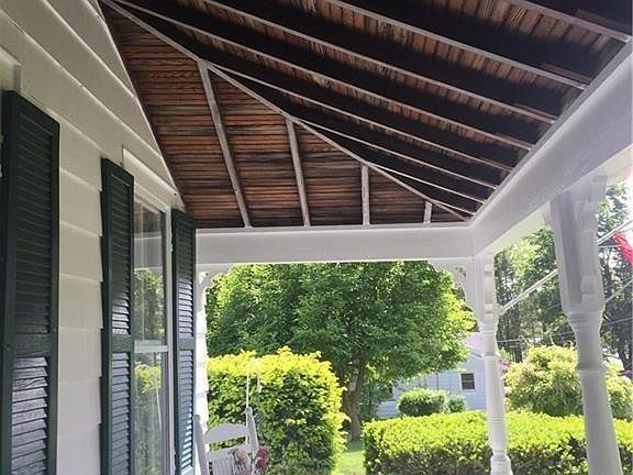 4th image of 202 Vineyard Ave
