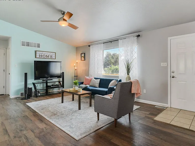 216 S Caddoa Dr — Photo 3