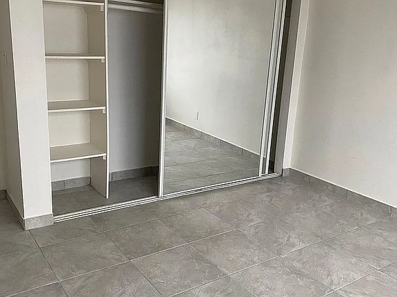 5th image of 14149 Vanowen St #18