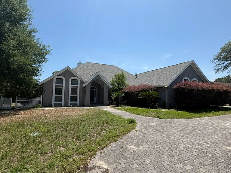83 Lake Lorraine Cir — Photo 2