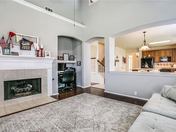4th image of 3016 Saint Martin Dr