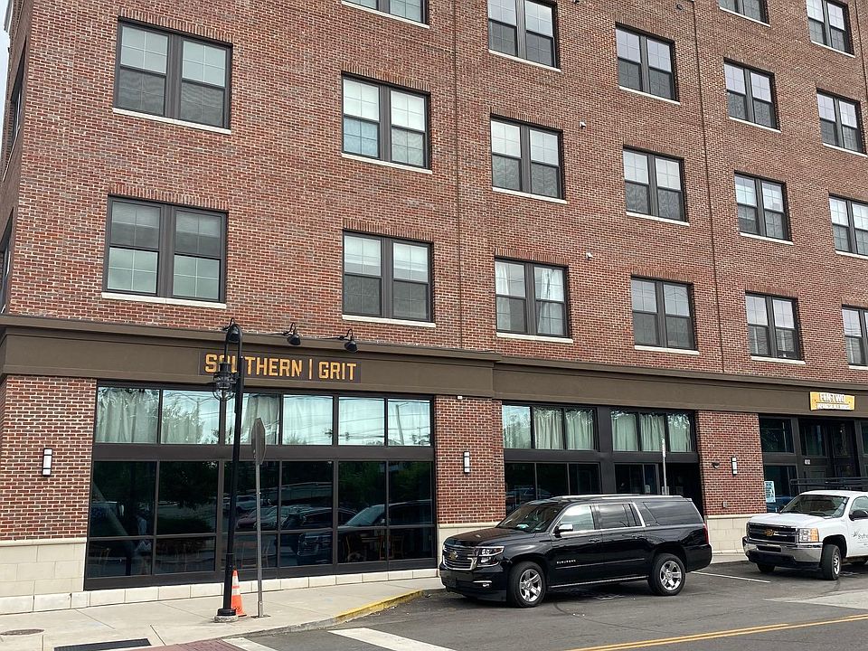 1st image of 120 S Central St 302-unit 302