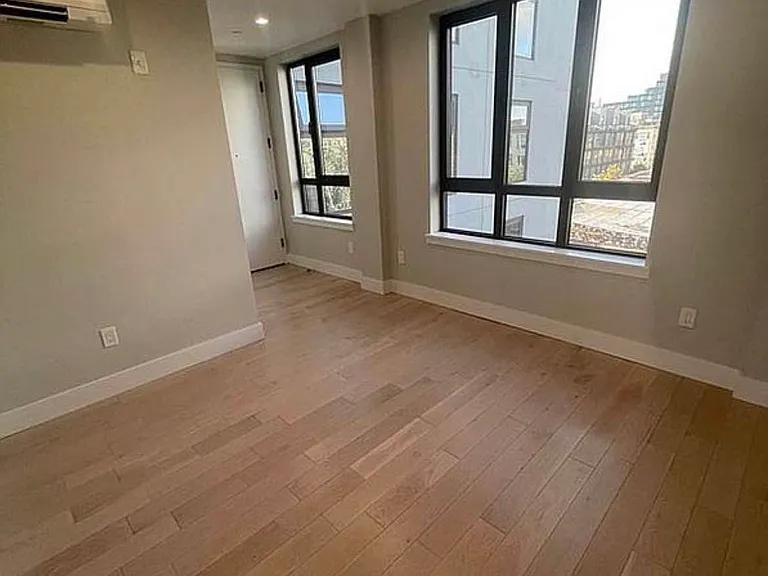505 Grand St #4C — Photo 1