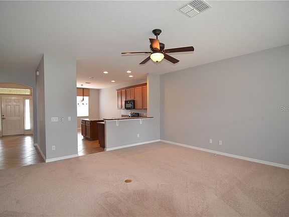 4th image of 533 Legacy Park Dr