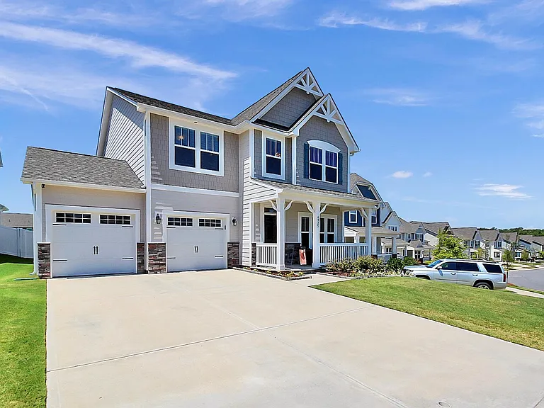 4925 Grace View Dr — Photo 1