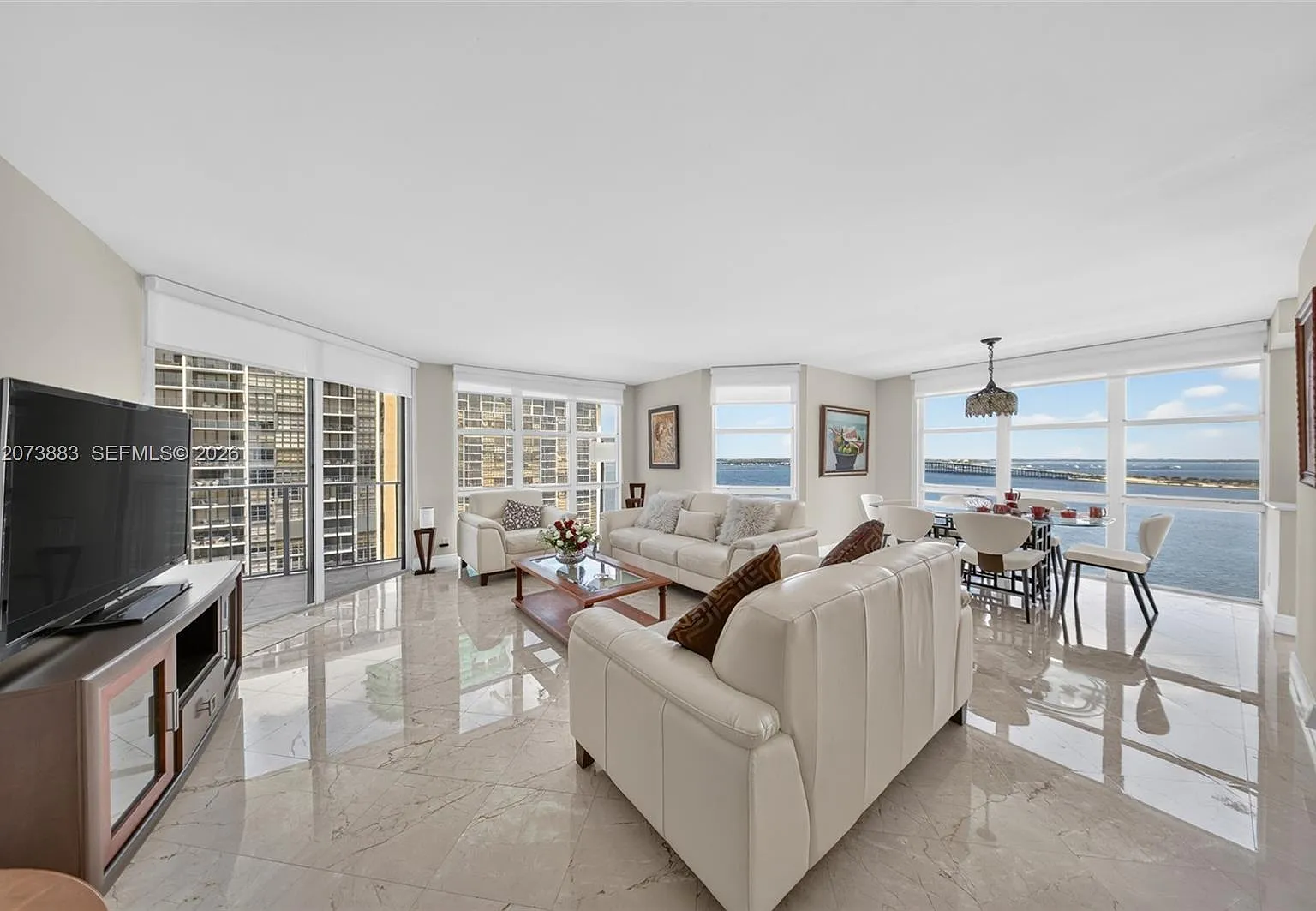 1915 Brickell Ave — Photo 2