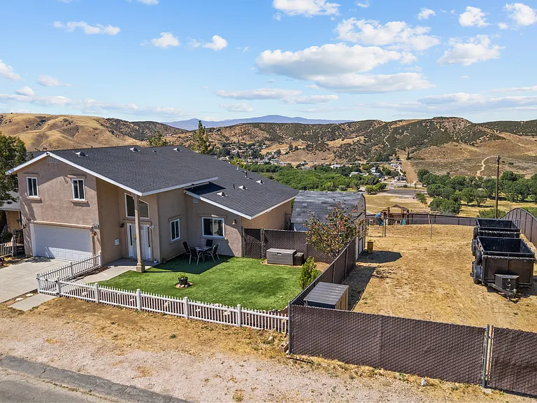 14625 Flintstone Dr — Photo 1