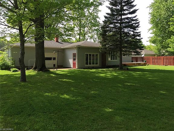 3rd image of 10917 Gregory Ln