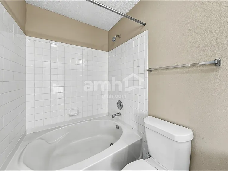6711 Earlswood Dr — Photo 13