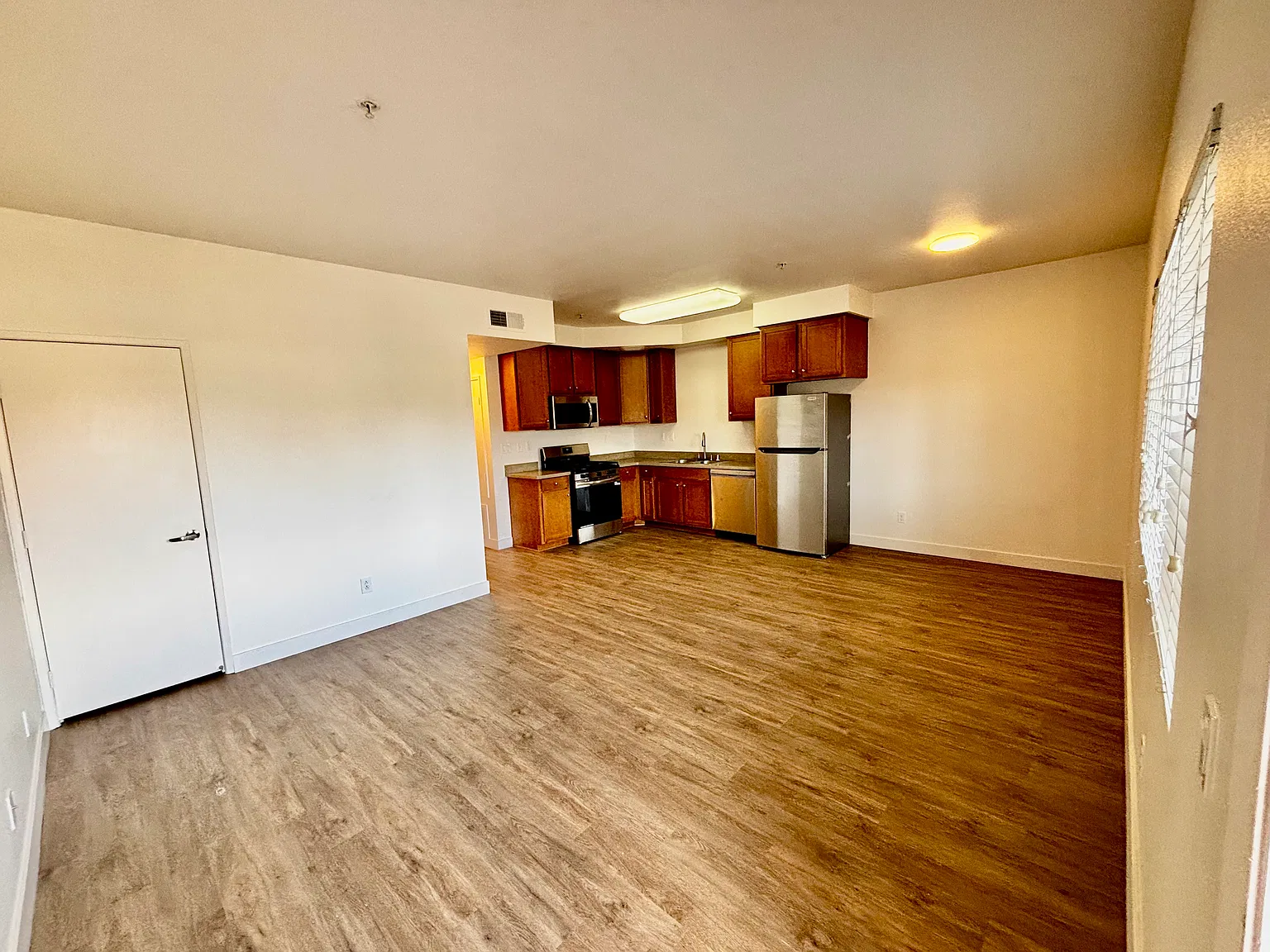 2 bed, 813 sqft, $2,695 — Photo 1