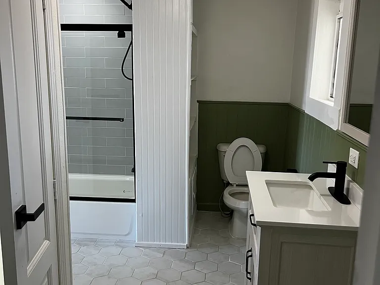 628 Sherman St #2 — Photo 5