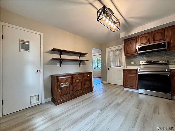 5th image of 27 Brandel Ave