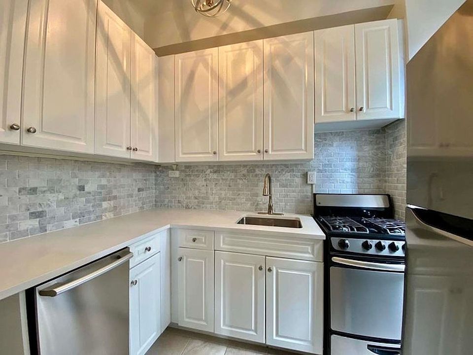 1st image of 1100 Madison Ave APT 4C