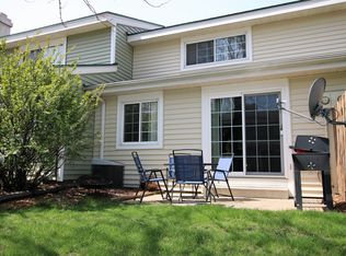 3292 Hill Ridge Dr, Eagan, MN 55121