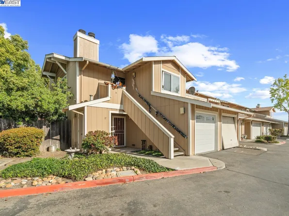 11 Raintree Ct APT 17, Hayward, CA 94544