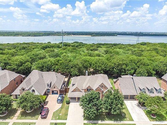 2nd image of 2676 Waters Edge Dr
