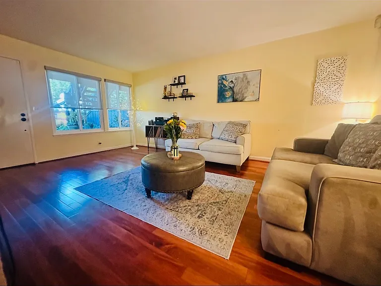 952 La Barbera Dr — Photo 15