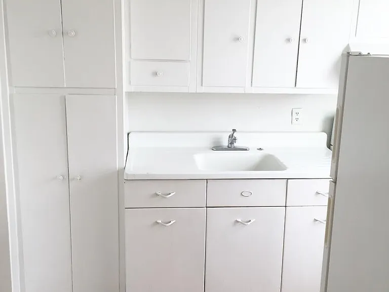 2722 Vine St #18 — Photo 3
