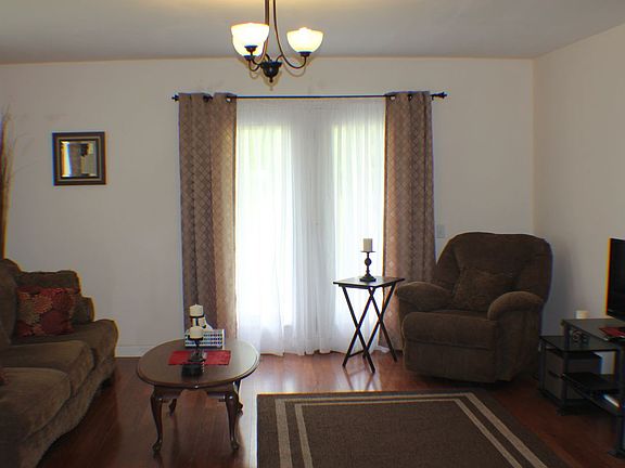 3rd image of 37 Butternut Dr