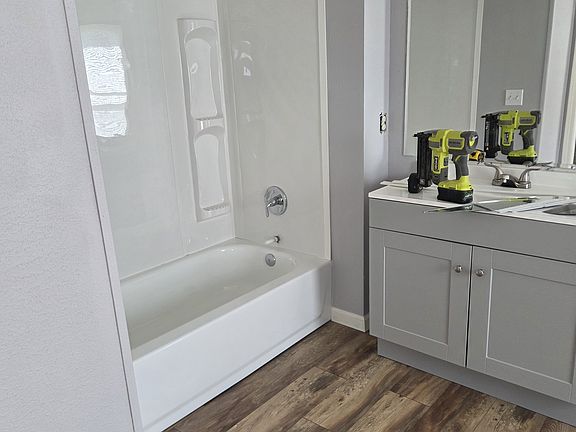 5th image of 209 Crosswhite Ln