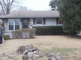 200 Roderick Dr, Saint Louis, MO 63137