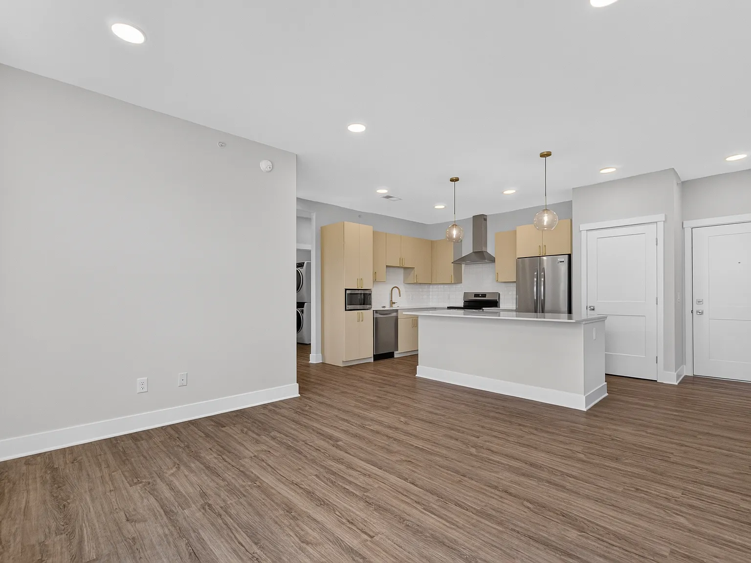 2 bed, 926 sqft, $2,200 — Photo 3