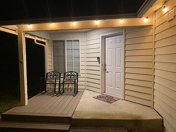 3rd image of 5110 9th Ave NE