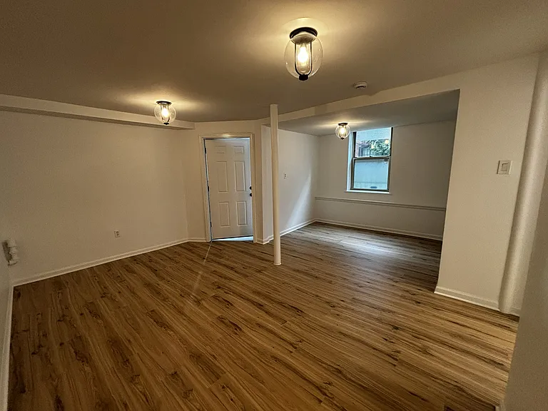 1527 W Pratt Blvd #GW — Photo 9