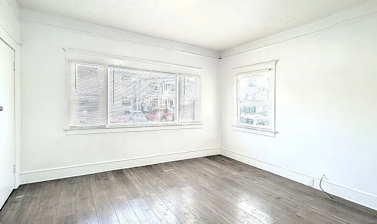435 W 4th St — Photo 7