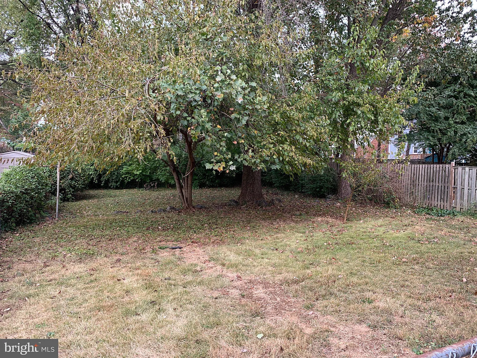 3 bed, 1.5 bath, 1080 sqft, $3,300 — Photo 2