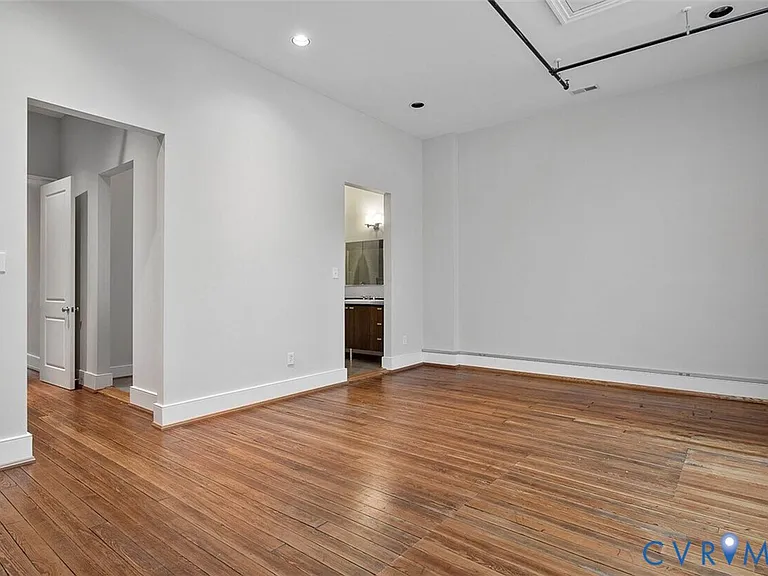 105 E Broad St #2B — Photo 17