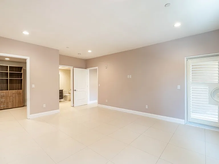 1941 Waltonia Dr #203 — Photo 15