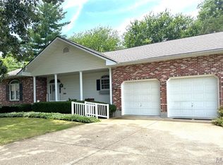15 Karen Ann Cir, Sullivan, MO 63080