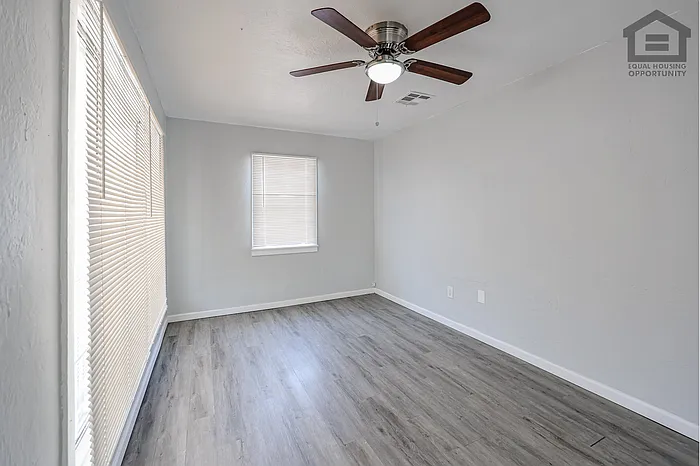 3315 E Cambridge Ave #3 — Photo 9