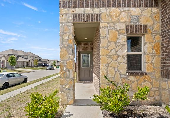 4th image of 2118 River Pine Rd