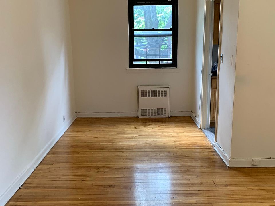 1st image of 19636 69th Ave Fl 2