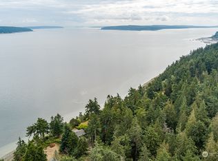 1749 N Bluff Rd, Greenbank, WA 98253