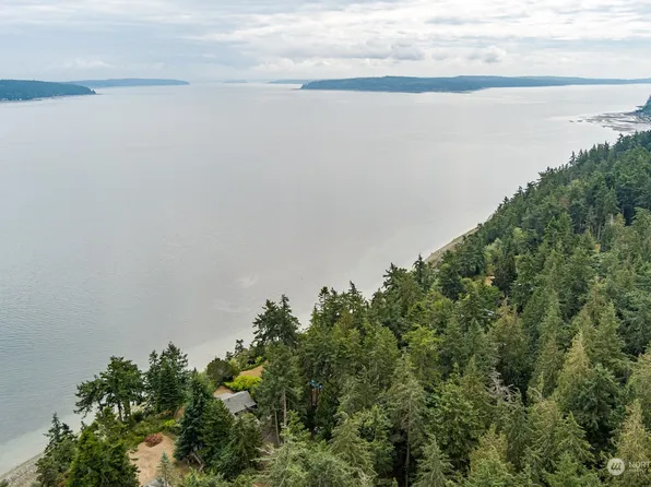 1749 North Bluff Road, Greenbank, WA 98253