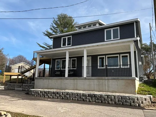 2368 Lakeside Dr, Stanton, MI 48888