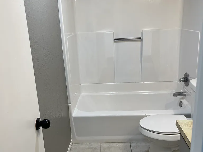 2907 Roosevelt Ave — Photo 25