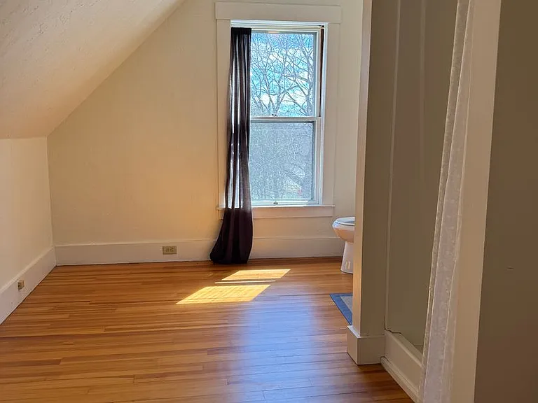 410 Main St — Photo 28