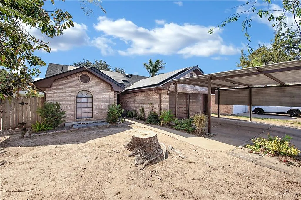 Building Photo - 2316 Pin Oak Rd