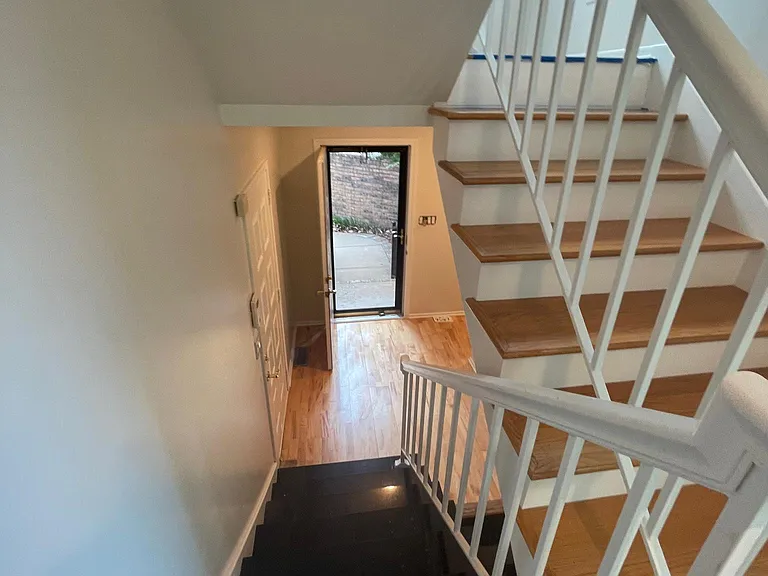 6259 Rosewood St — Photo 3