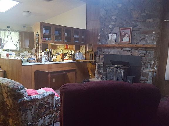 3rd image of 18 Conasaugua Dr