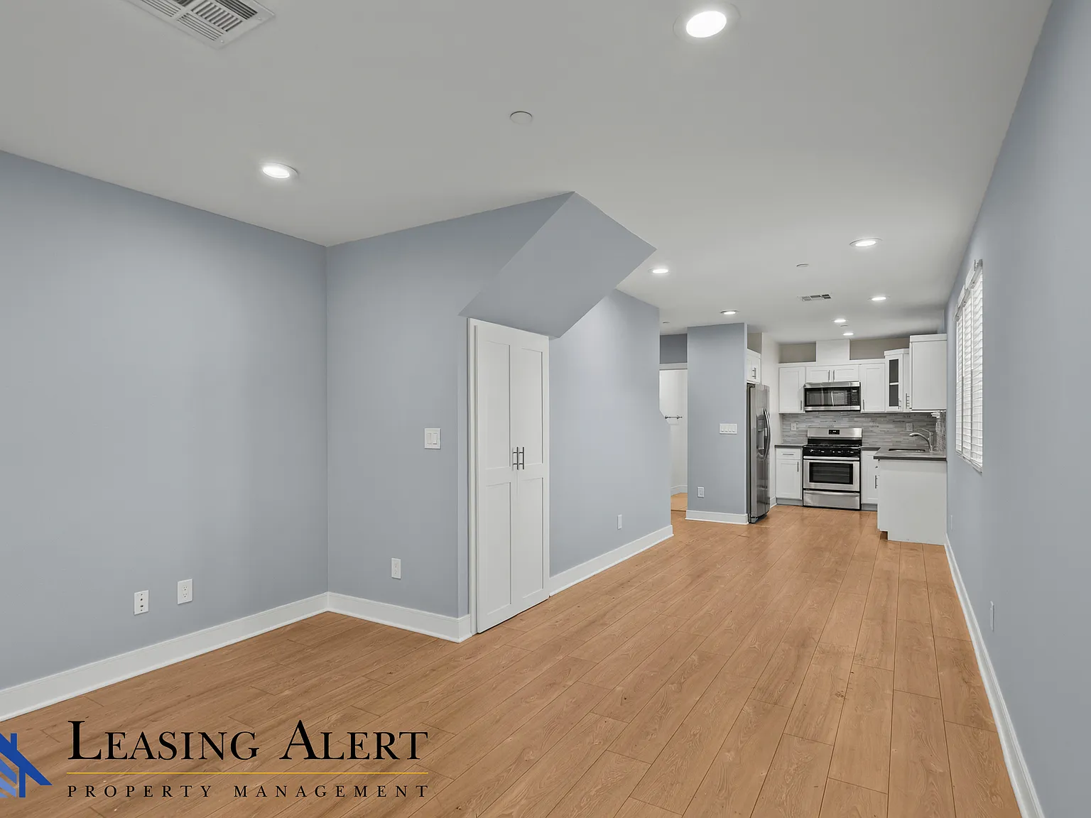 2 bed, 2.5 bath, 1400 sqft, $4,100 — Photo 3