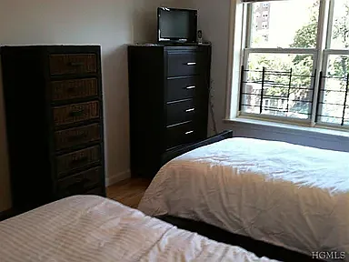 3251 Riverdale Ave — Photo 2