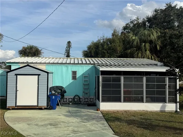 234 Lamplighter Ln, North Fort Myers, FL 33917