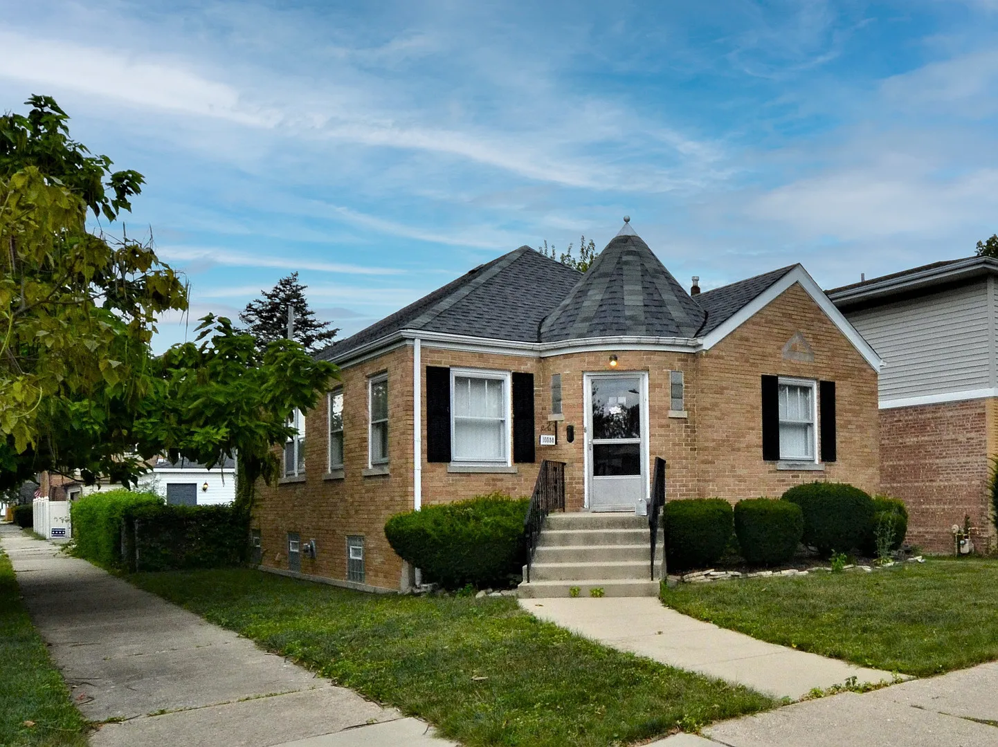 10558 S Albany Ave photo 1